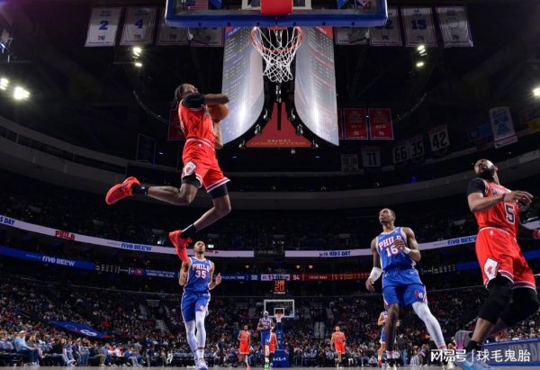 恒汇证券 不会吧！在鱼腩刷了一年数据，场均仅仅14分，他真的能值2亿顶薪