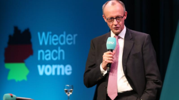 汇金财富 波兰举行总统选举第二轮投票 民调显示纳夫罗茨基得票领先