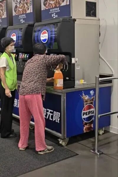 天弘优配 事发山姆超市，网友：丢人现眼